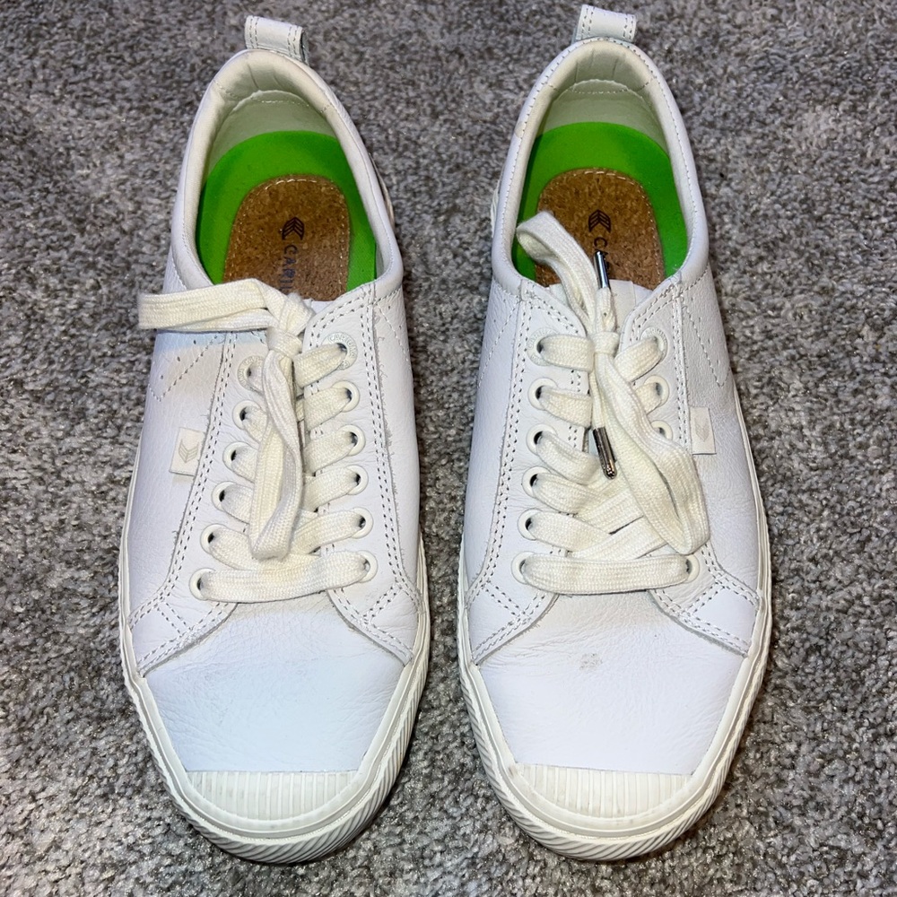 Cariuma Leather Sneakers